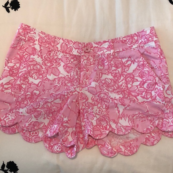 Lilly Pulitzer Pants - Lilly Pulitzer Pink and White Shorts size 8